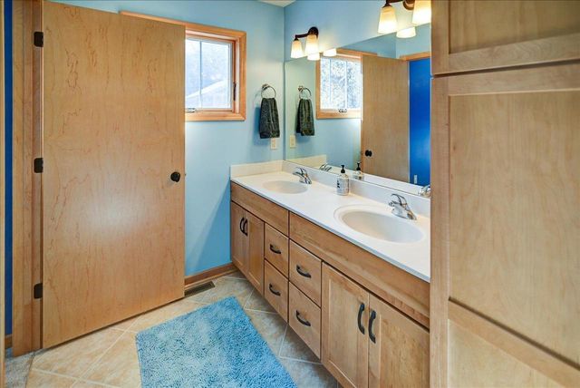 18 Glen Arbor Way, Fitchburg, WI 53711