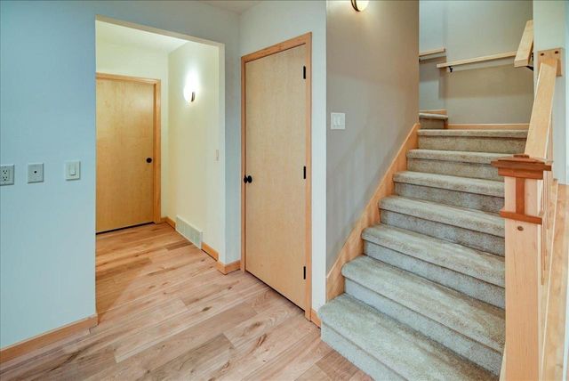 18 Glen Arbor Way, Fitchburg, WI 53711