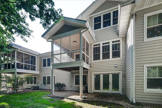 18 Glen Arbor Way, Fitchburg, WI 53711