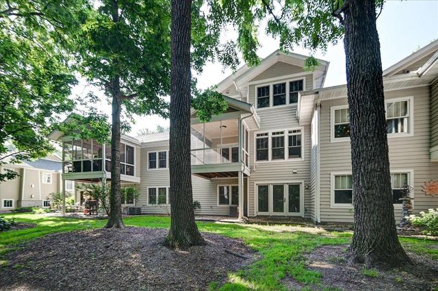 18 Glen Arbor Way, Fitchburg, WI 53711