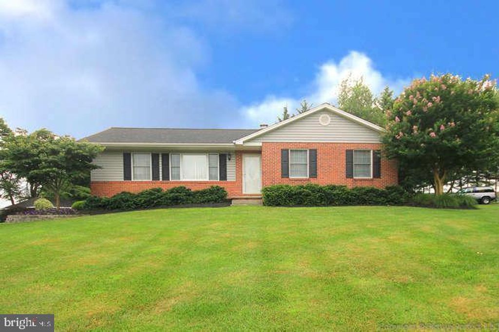 7208 HONEYBUSH DR, Mount Airy, MD 21771