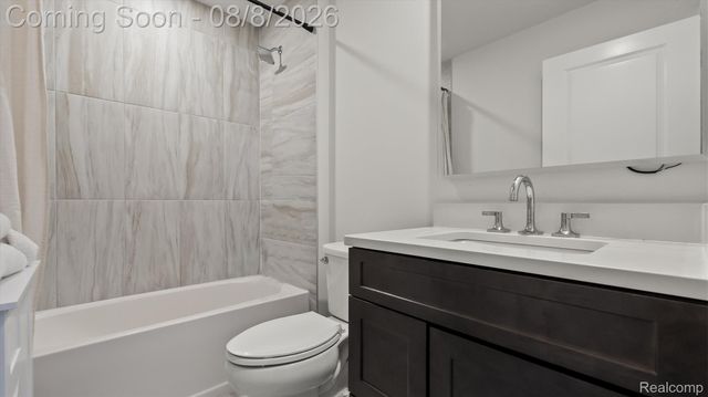 7679 Larchwood Drive, West Bloomfield Charter Township, MI 48322