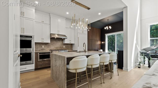 7679 Larchwood Drive, West Bloomfield Charter Township, MI 48322