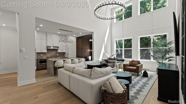 7679 Larchwood Drive, West Bloomfield Charter Township, MI 48322