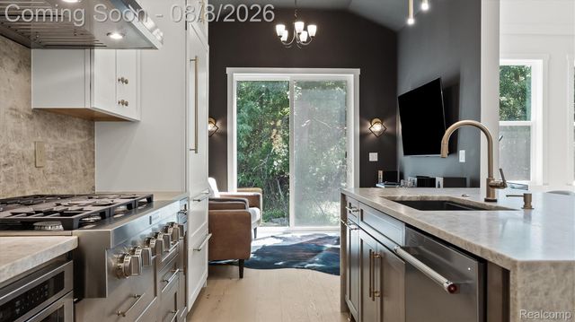 7679 Larchwood Drive, West Bloomfield Charter Township, MI 48322