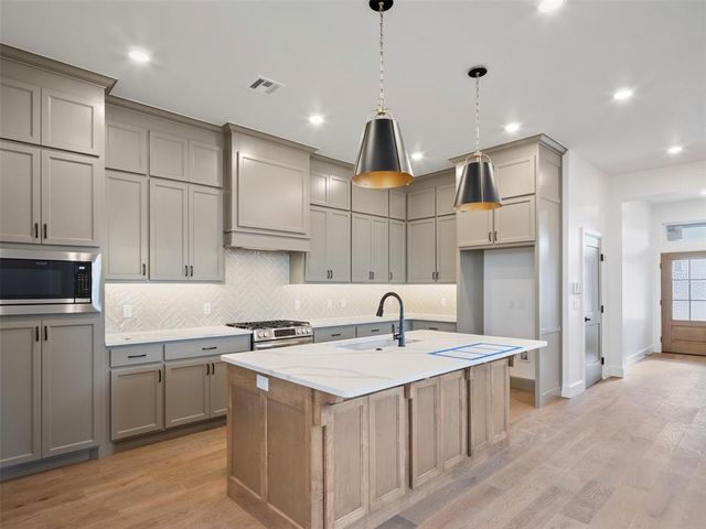 7921 NW 163rd Street, Oklahoma City, OK 73013