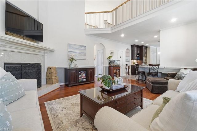 2216 Souverain LN, Virginia Beach, VA 23454