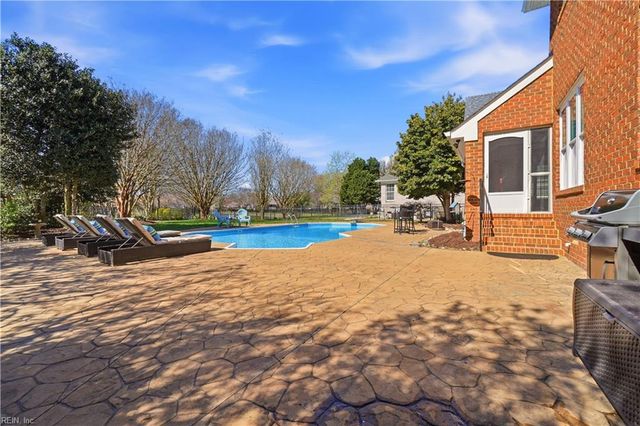 2216 Souverain LN, Virginia Beach, VA 23454