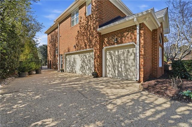2216 Souverain LN, Virginia Beach, VA 23454