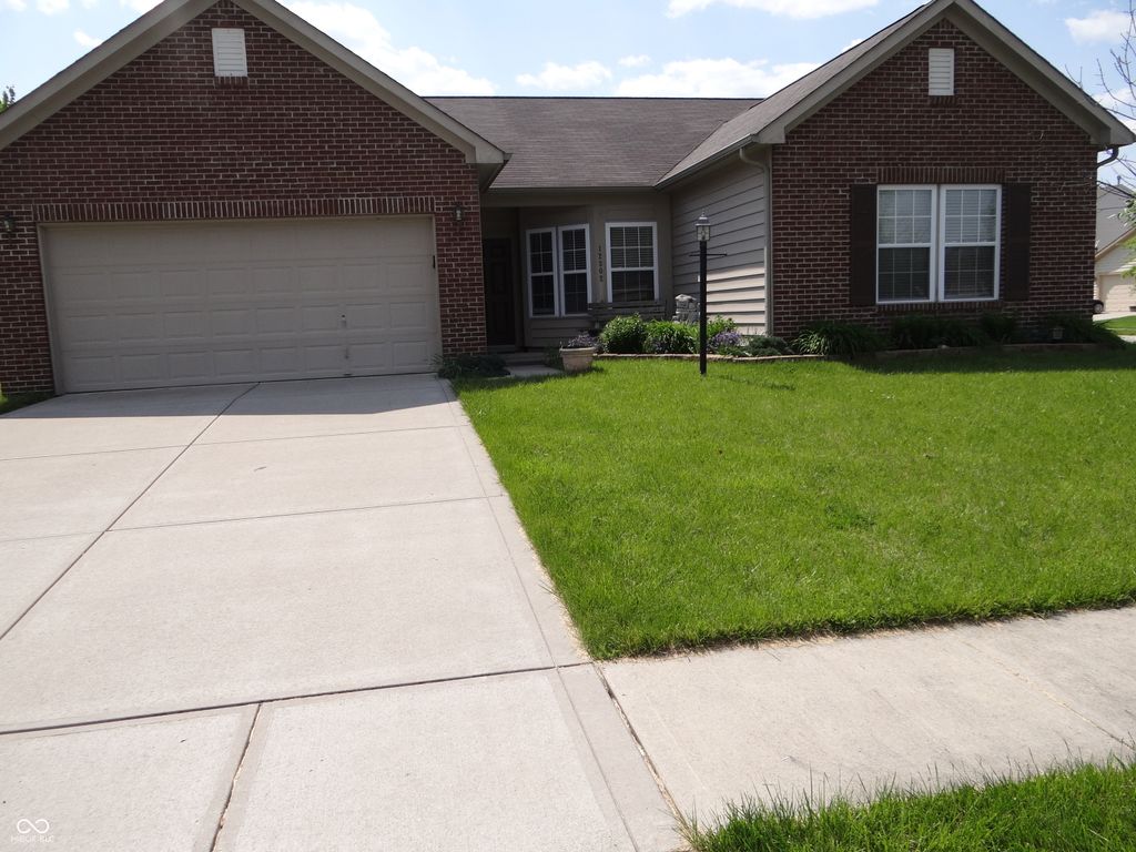 12302 Sagamore Woods Drive, Fishers, IN 46037