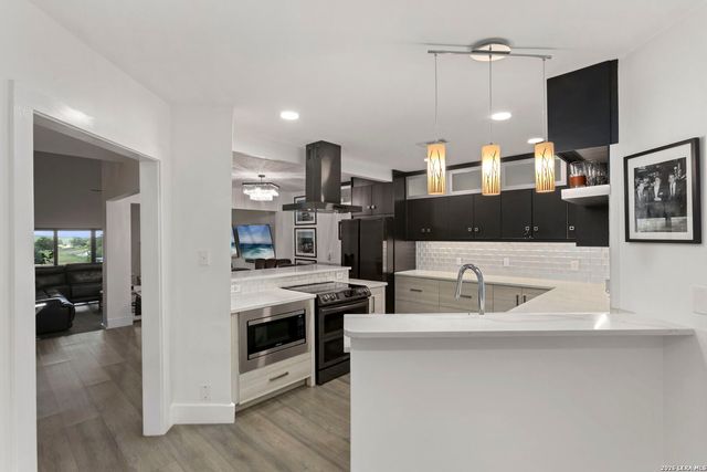 107 Tapatio Dr E, Boerne, TX 78006