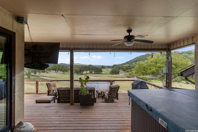 107 Tapatio Dr E, Boerne, TX 78006