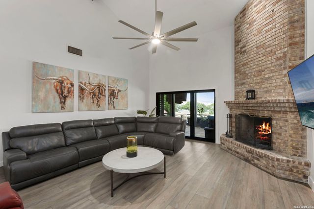 107 Tapatio Dr E, Boerne, TX 78006