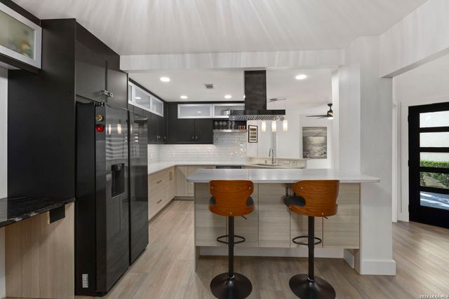 107 Tapatio Dr E, Boerne, TX 78006