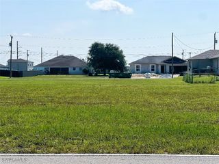 2713 Santa Barbara BLVD N, Cape Coral, FL 33993