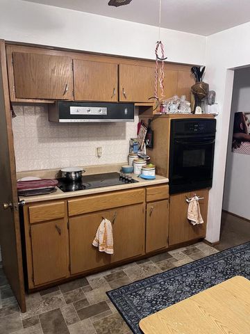 6864 N 85th STREET, Milwaukee, WI 53224