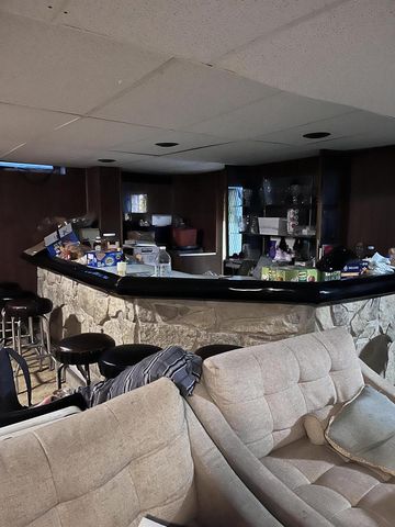 6864 N 85th STREET, Milwaukee, WI 53224