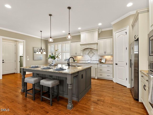 1920 Green Oaks Parkway, Holly Springs, NC 27540