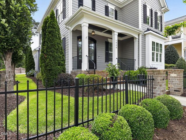 1920 Green Oaks Parkway, Holly Springs, NC 27540
