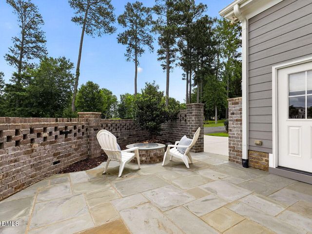 1920 Green Oaks Parkway, Holly Springs, NC 27540