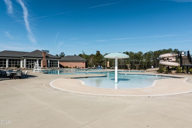 1920 Green Oaks Parkway, Holly Springs, NC 27540