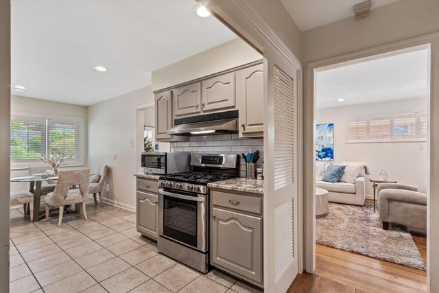 272 LEONORA DR, Memphis, TN 38117