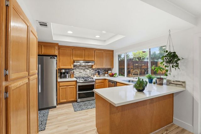 5932 Angelo Dr, Loomis, CA 95650