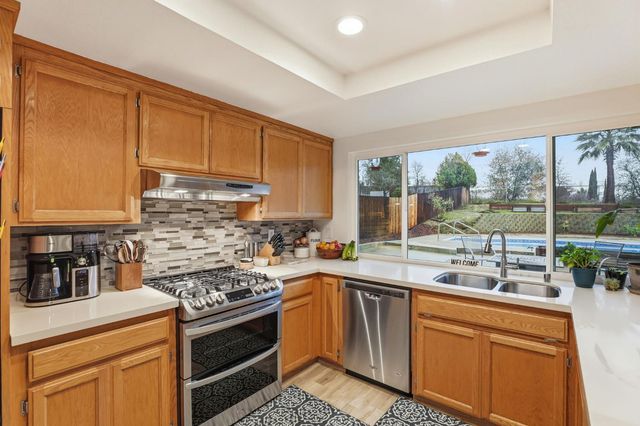 5932 Angelo Dr, Loomis, CA 95650