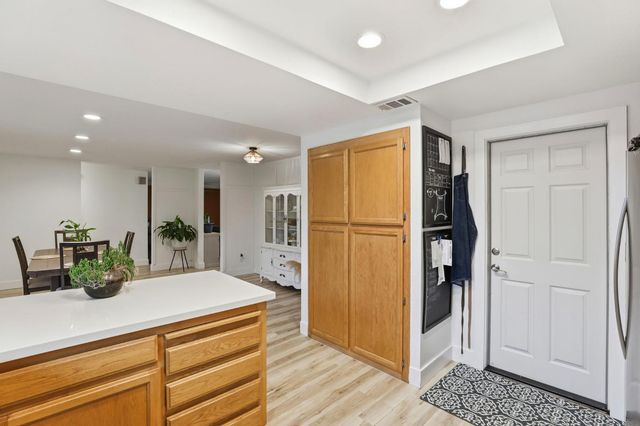 5932 Angelo Dr, Loomis, CA 95650