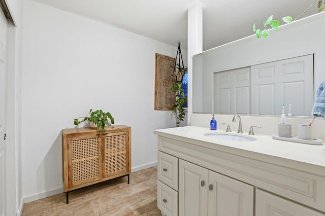 5932 Angelo Dr, Loomis, CA 95650