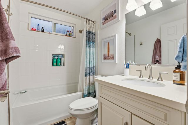 5932 Angelo Dr, Loomis, CA 95650