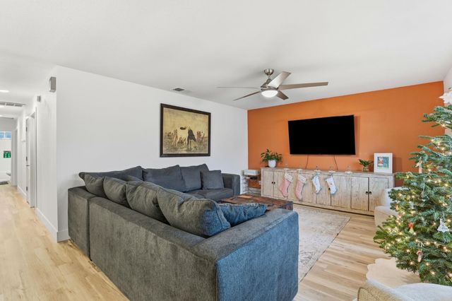 5932 Angelo Dr, Loomis, CA 95650