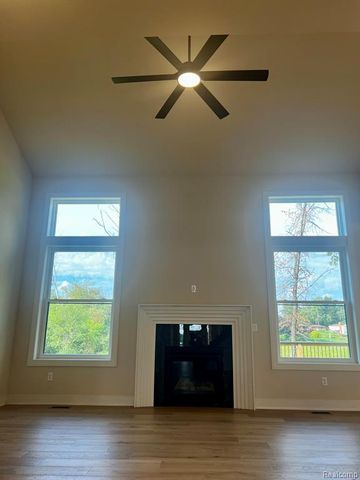 2936 W Walton Boulevard, Waterford, MI 48329