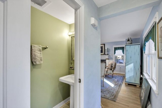 4 Bob White UNIT 4, Mashpee, MA 02649