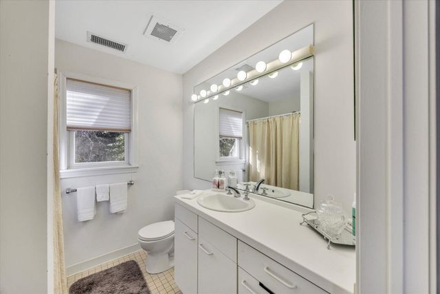 4 Bob White UNIT 4, Mashpee, MA 02649