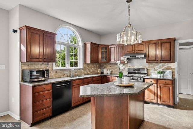 10 BROOK LN, Lumberton, NJ 08048