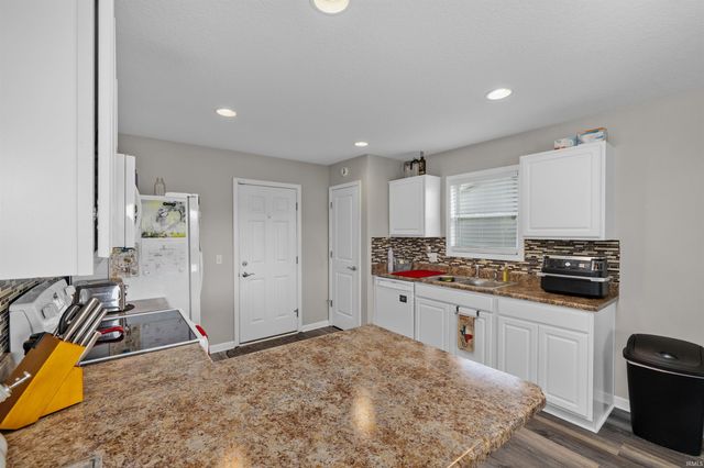 1918 Sonnet Cove, Fort Wayne, IN 46818