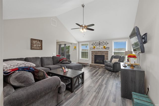 1918 Sonnet Cove, Fort Wayne, IN 46818