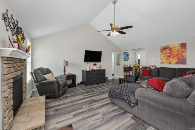 1918 Sonnet Cove, Fort Wayne, IN 46818