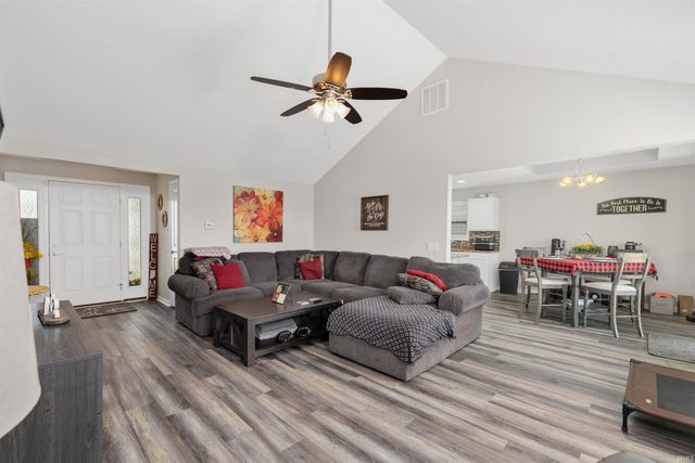 1918 Sonnet Cove, Fort Wayne, IN 46818