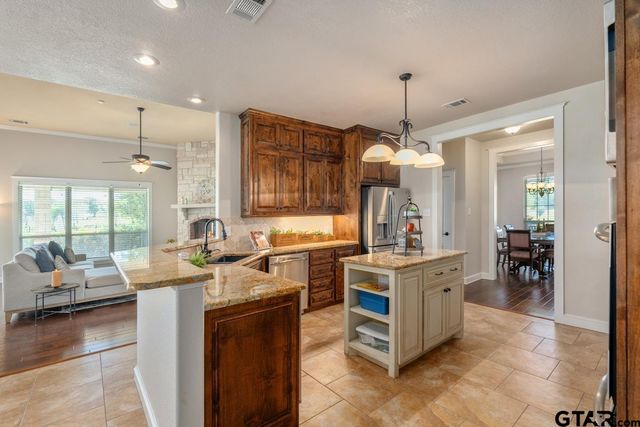 104 Crepe Myrtle, Corsicana, TX 75109