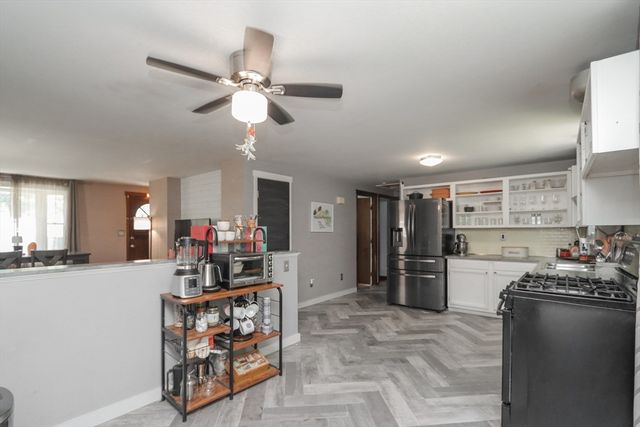 41 Rosedale Ave, Springfield, MA 01128