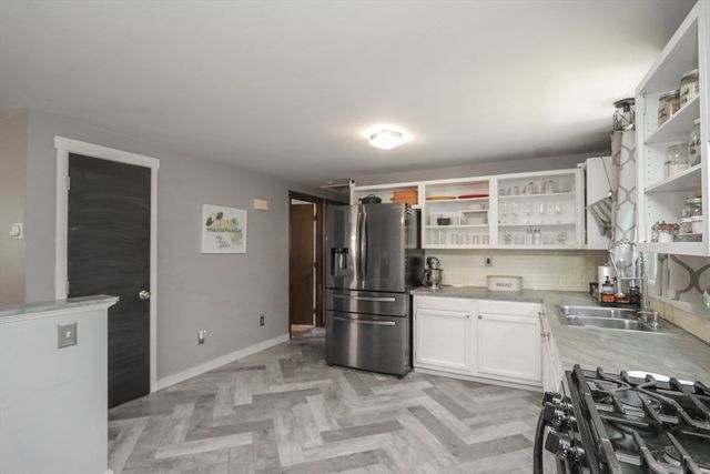 41 Rosedale Ave, Springfield, MA 01128