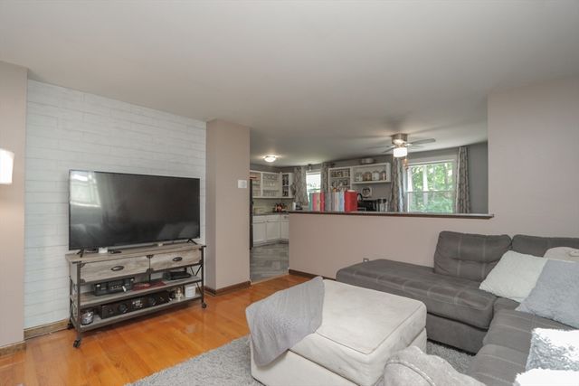 41 Rosedale Ave, Springfield, MA 01128