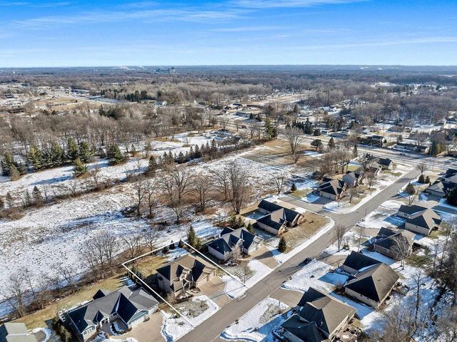 905 RED FOX DRIVE, Green Bay, WI 54313