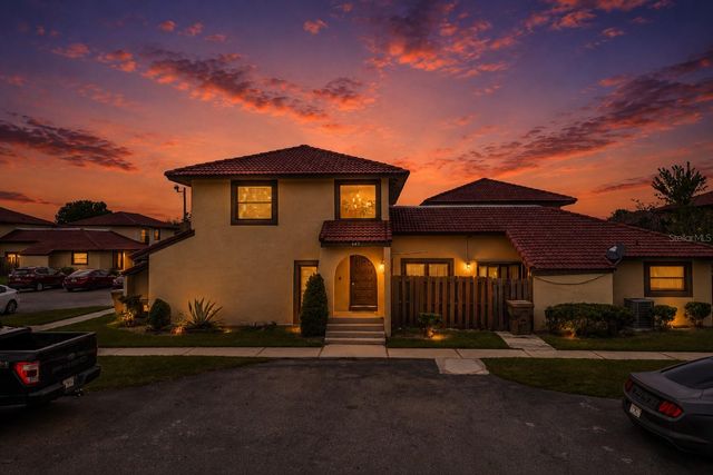 447 HUNTER CIRCLE, Kissimmee, FL 34758