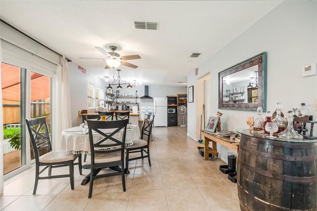 447 HUNTER CIRCLE, Kissimmee, FL 34758