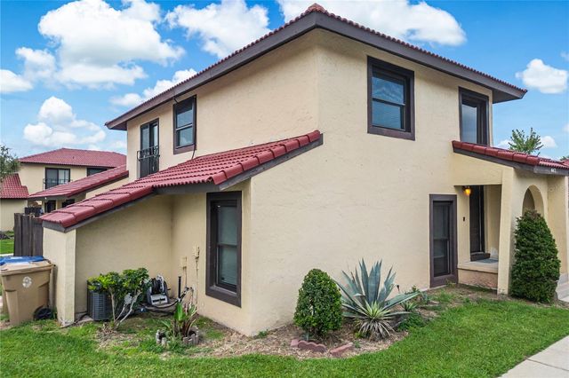 447 HUNTER CIRCLE, Kissimmee, FL 34758
