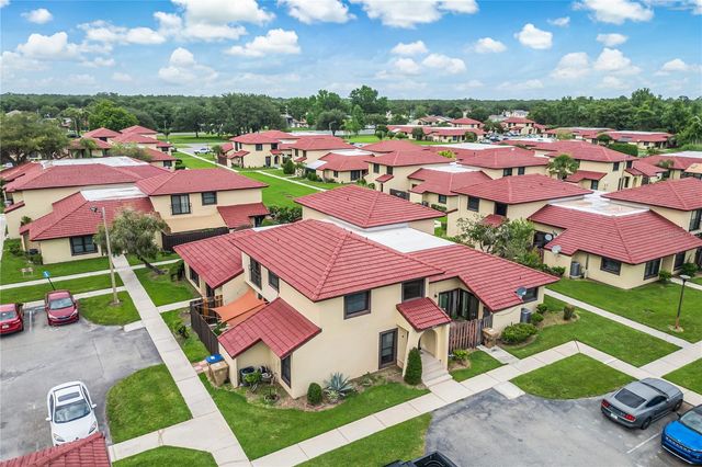 447 HUNTER CIRCLE, Kissimmee, FL 34758