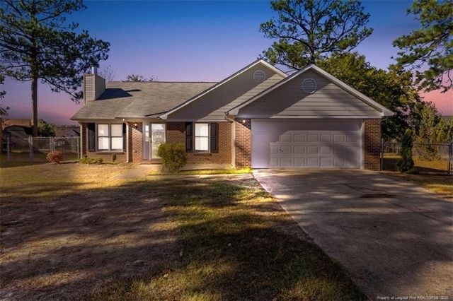 102 Ryans Circle, Spring Lake, NC 28390